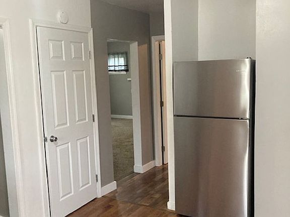 2nd image of 4301 Sunset Blvd