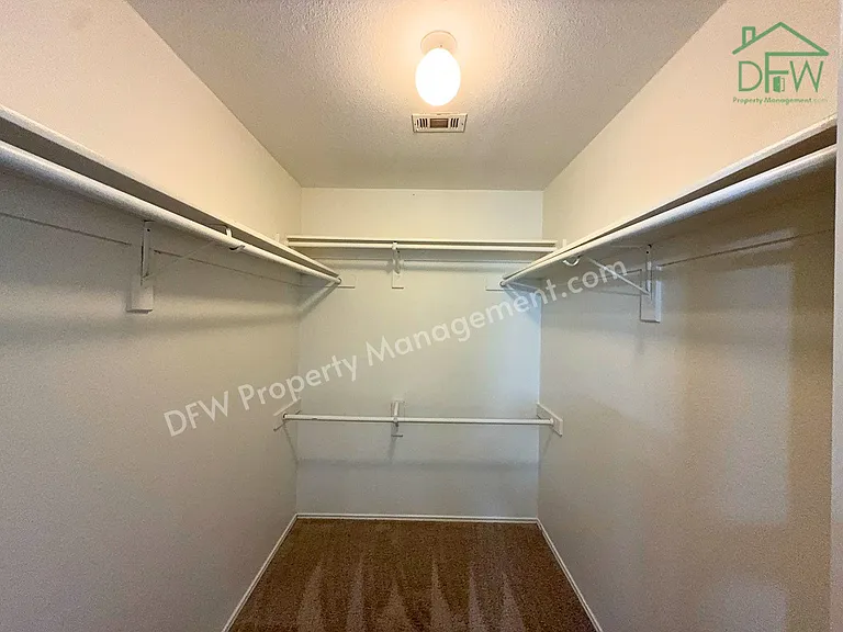317 Oak Meadow Ln — Photo 15