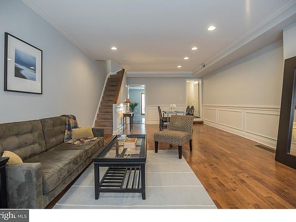 4th image of 1819 Catharine St