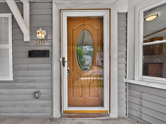 3rd image of 2090 Cicotte Ave