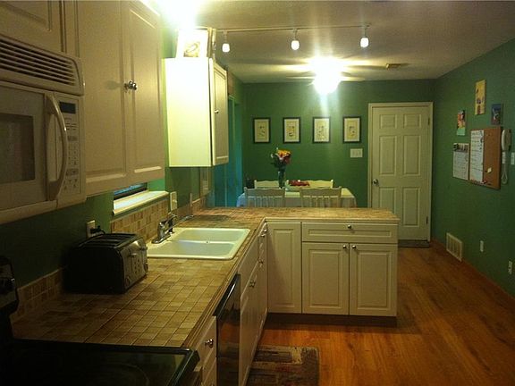 5th image of 1208 Garden Ln