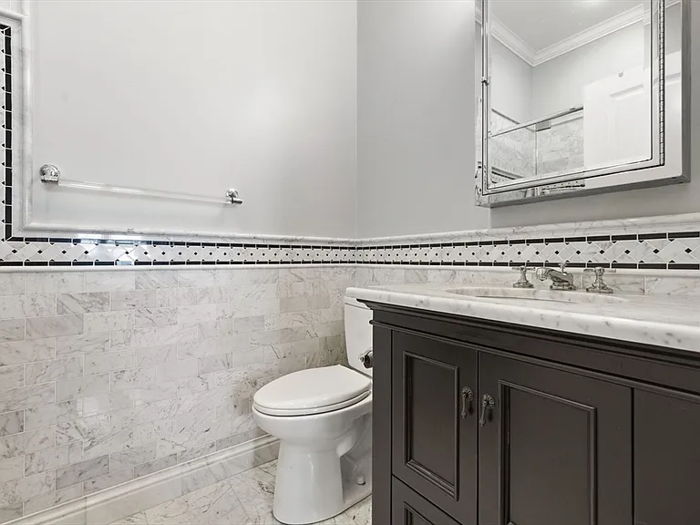 110 Bolton St — Photo 13