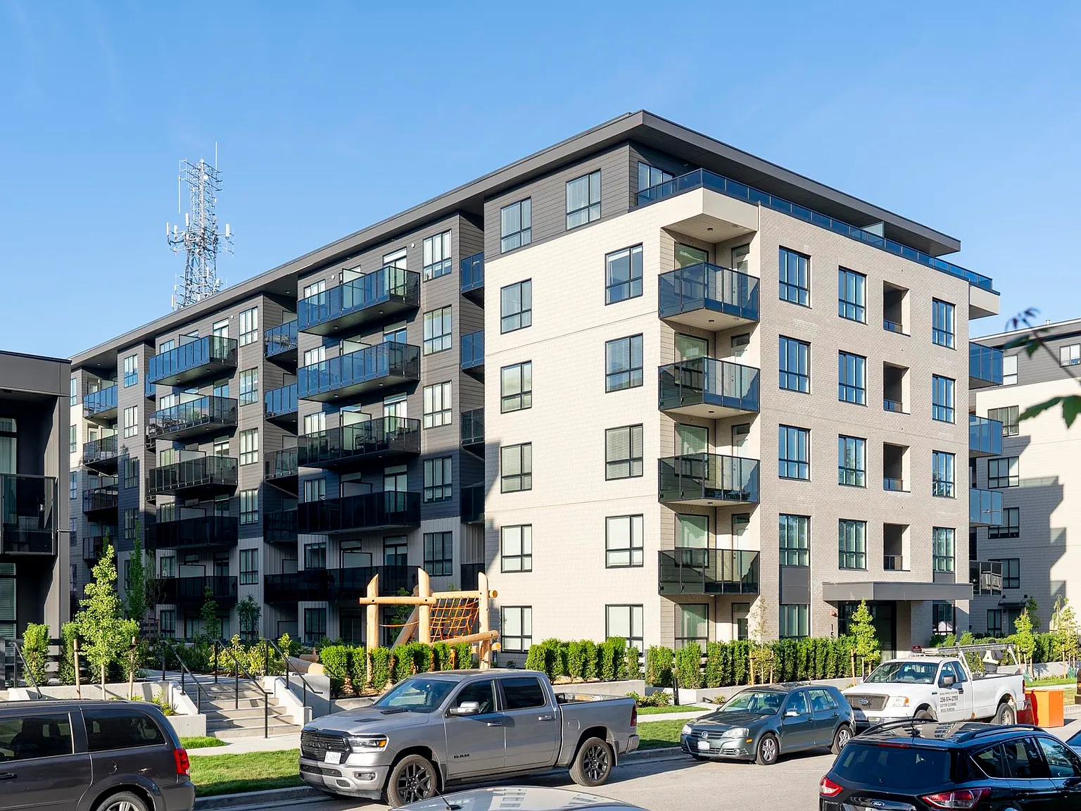 2 bed, 768 sqft, $2,500 — Photo 1