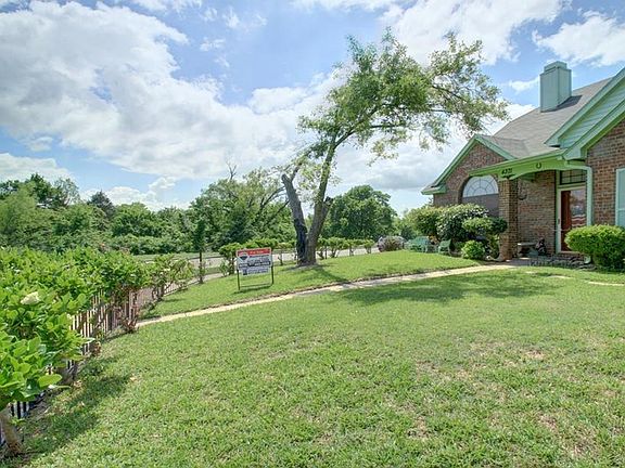 2nd image of 4371 Largo Dr