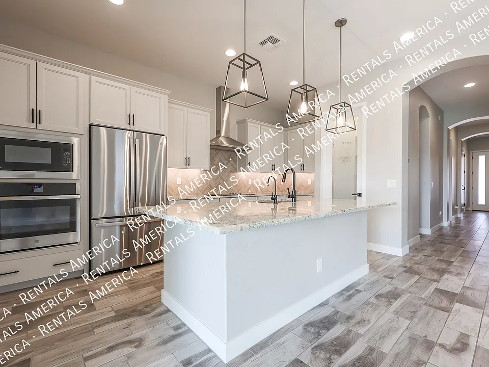 22435 E Oriole Way