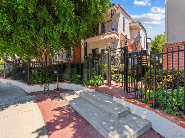 2630 Pirineos Way Unit 4, Carlsbad, CA 92009