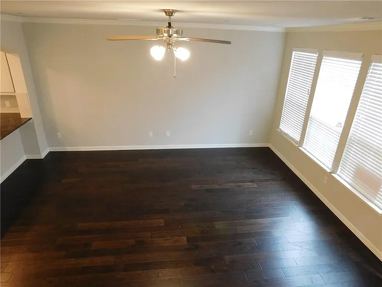 2555 Adam Ln — Photo 12