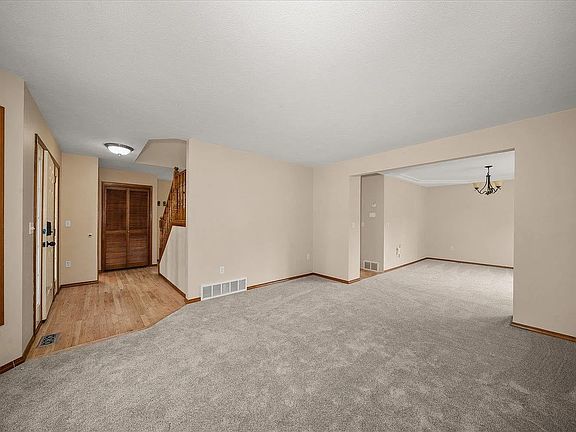 4th image of 3415 S Morrill Dr