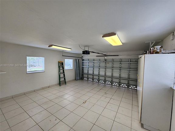 3rd image of 4233 Jackson St
