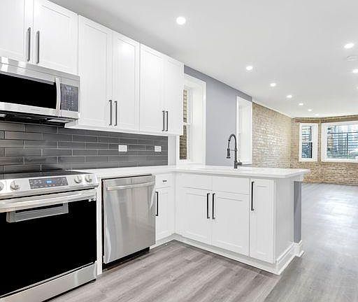 4th image of 1821 N Kedvale Ave #G