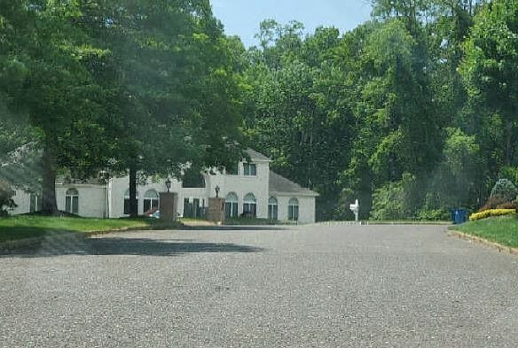 2nd image of 4 Canby Dr
