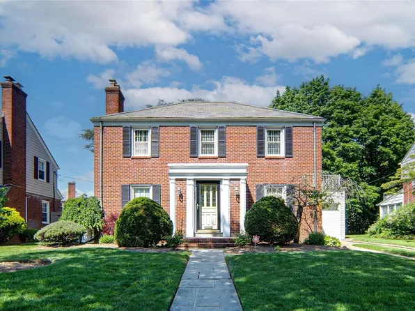 625 Abbey Lane, Baldwin, NY 11510