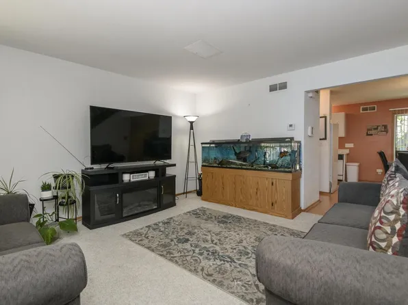 6941 W Glenbrook ROAD #3, Milwaukee, WI 53223
