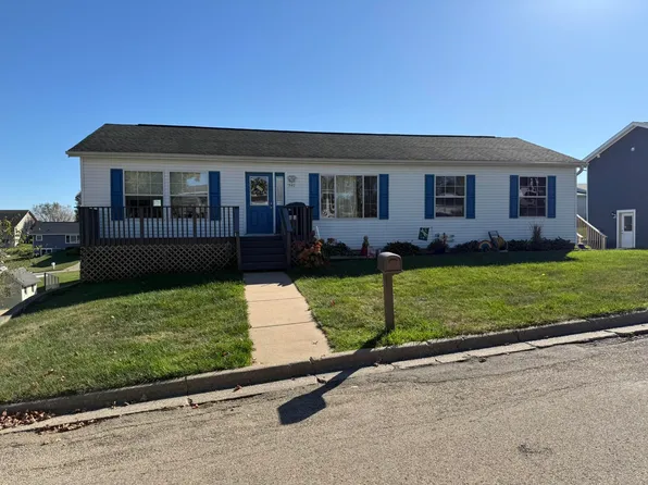 340 7th St, Mineral Point, WI 53565