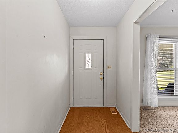 4th image of 505 Beaver Creek Rd