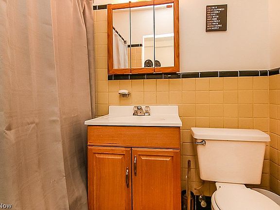 4th image of 11720 Edgewater Dr APT 904