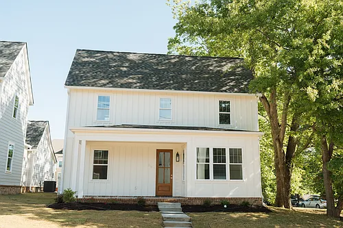 215 McCowat St Photo 1