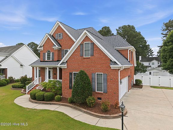 3rd image of 604 Stillwater Drive