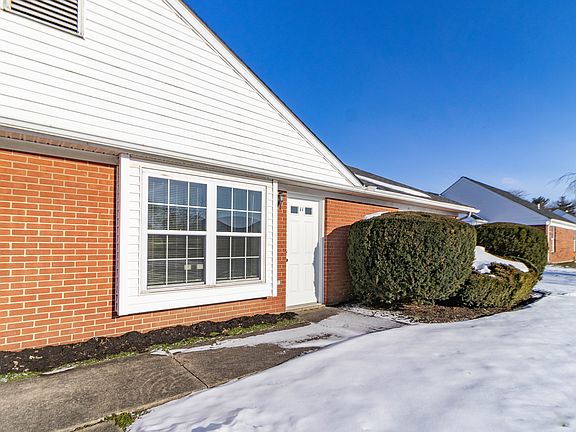 2nd image of 212 Rosemarie Dr #11