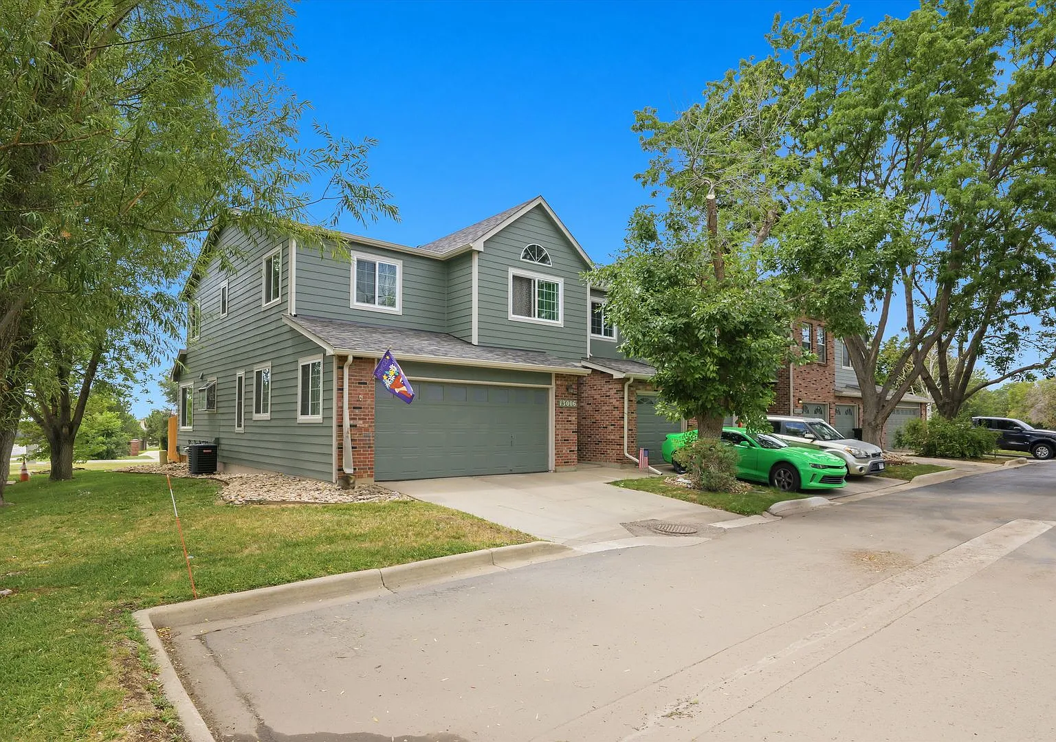 Spacious 4-Bedroom Townhome Backing to Open Space Attached 2-Car Garage! — Photo 2