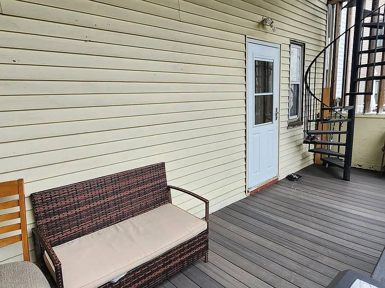 667 Saratoga St #2 — Photo 12