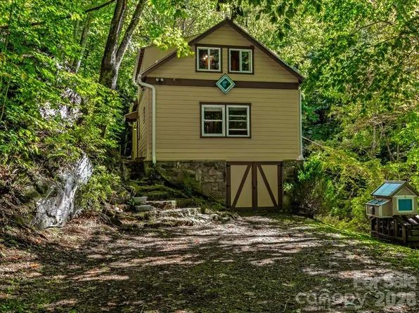 2554 Winter Star Rd, Burnsville, NC 28714