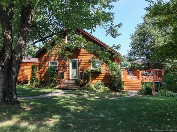 45 Stock Farm Rd, Quispamsis, NB E2G 2A1
