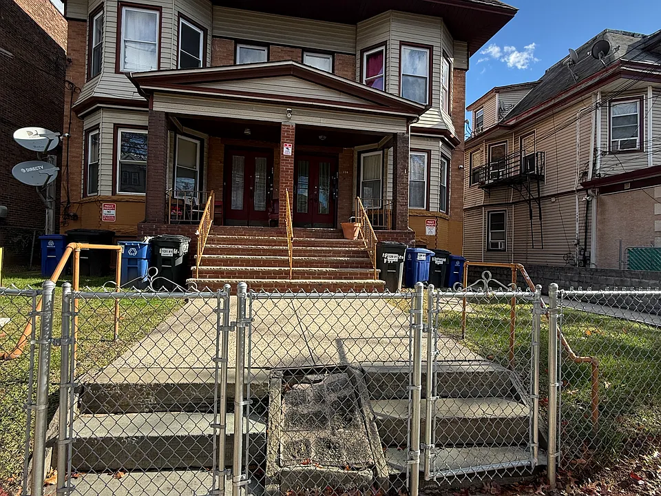 129-131 Cherry St #131- 1ST FL