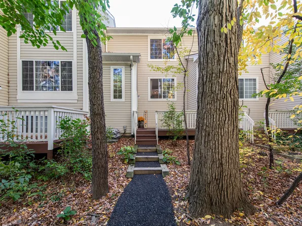309 W Treehouse Ln #309, Round Lake, IL 60073