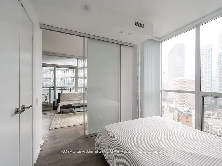 45 Charles St E #1906 — Photo 11