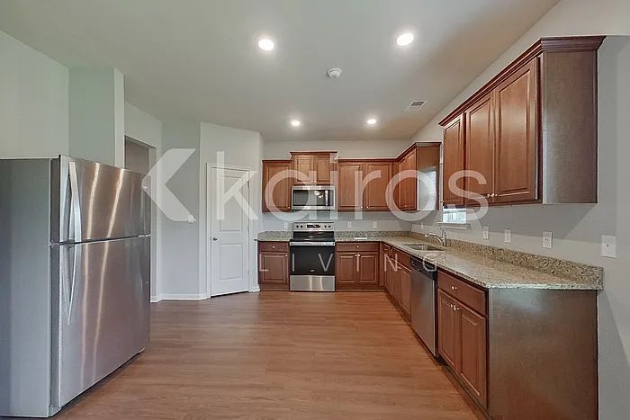 1111 Freedom Pkwy — Photo 9