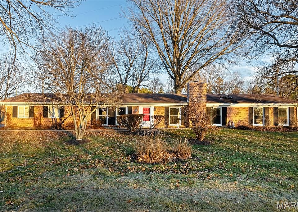1st image of 404 Conway Gardens Ln