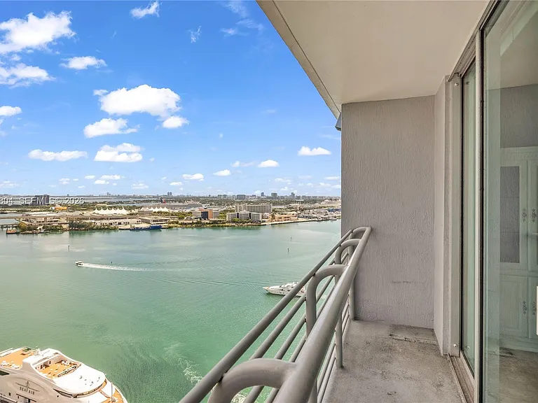 335 Biscayne Blvd #2706 — Photo 15