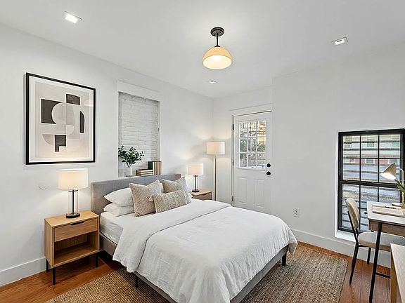 4th image of 1127 Halsey St APT 1