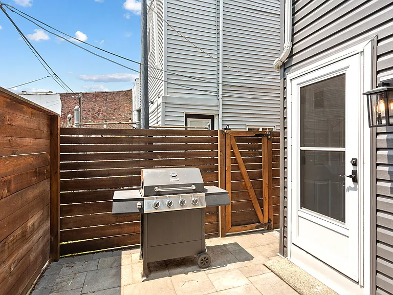 2225 Taggert St — Photo 21
