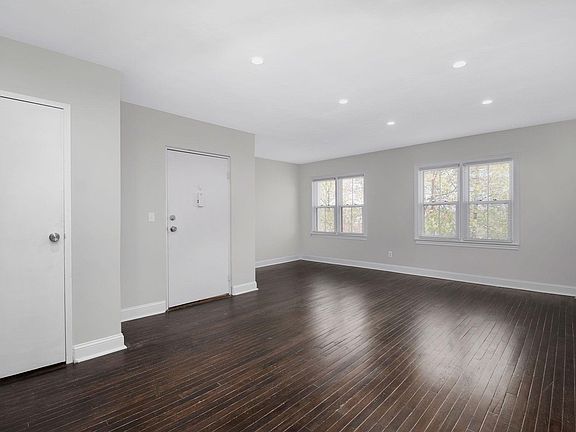 5th image of 1920 S Westnedge Ave APT 4