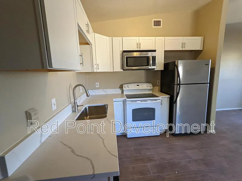 3 bed, 2.0 bath, 1250 sqft, $1,495 — Photo 3