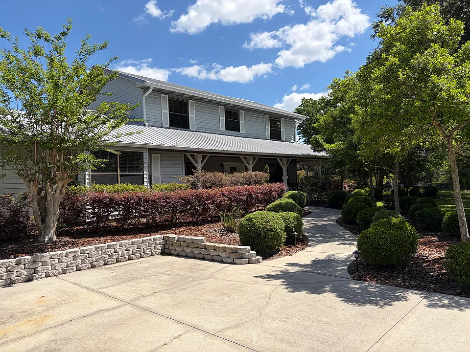 4471 Pine Tree Dr