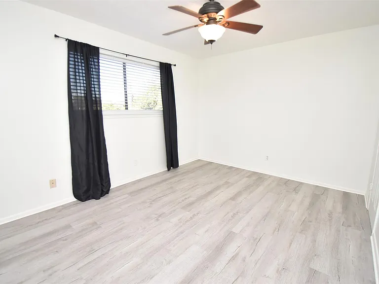 82 Harbor Ln — Photo 15
