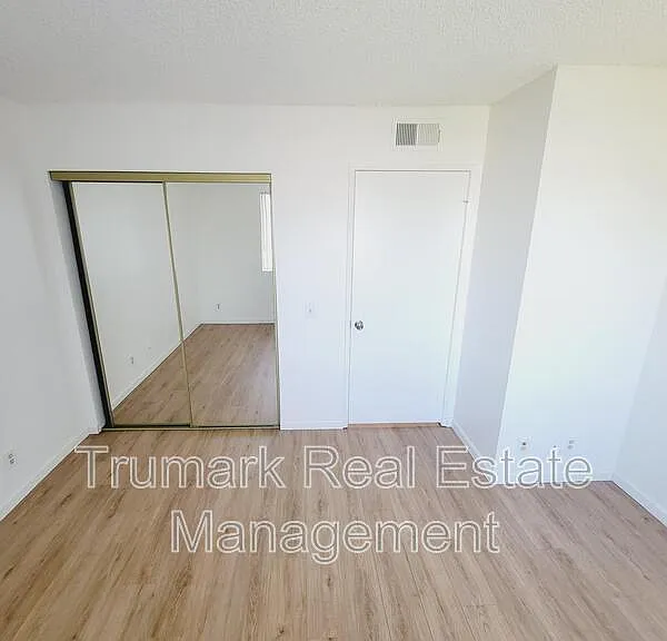 1041 Allen Ave #5 — Photo 13