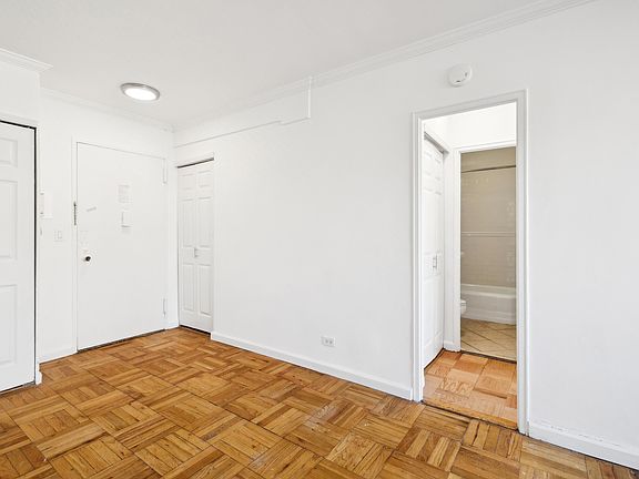 5th image of 320 E 23rd St APT 15P