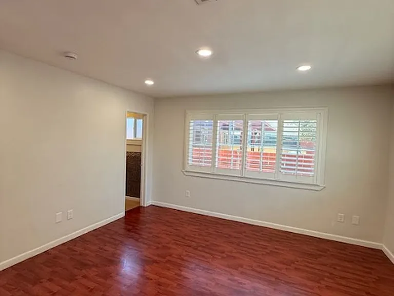 334 Roanoke Rd — Photo 16
