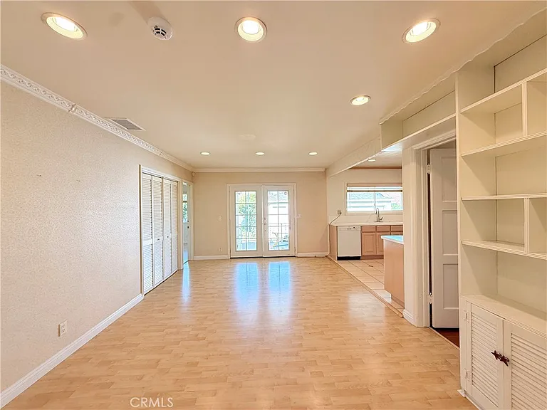 1036 S Hidalgo Ave — Photo 8