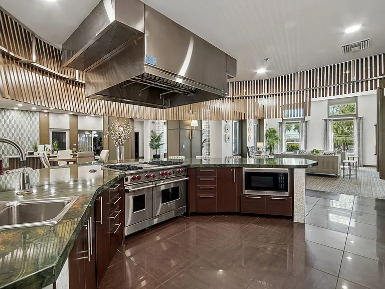 Clubhouse Gourmet Kitchen