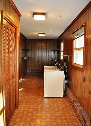 3rd image of 837 Kentwood Cir