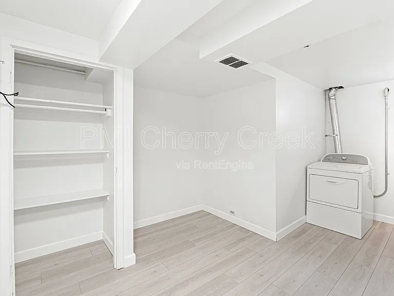 550 Winona Ct — Photo 19