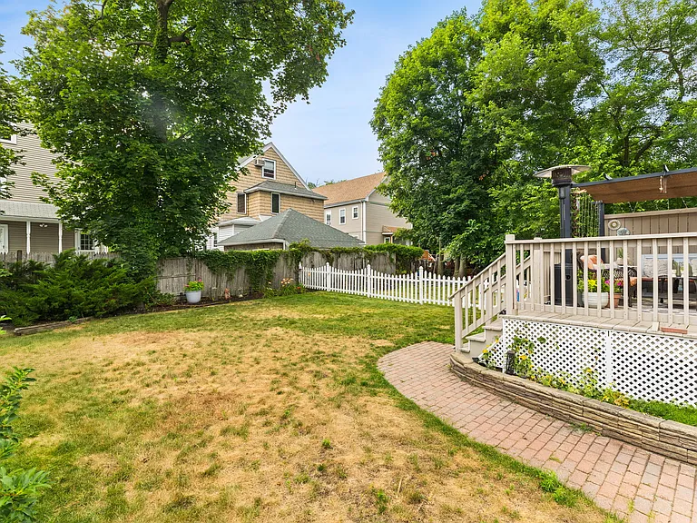 82 Hammond St #1 — Photo 20