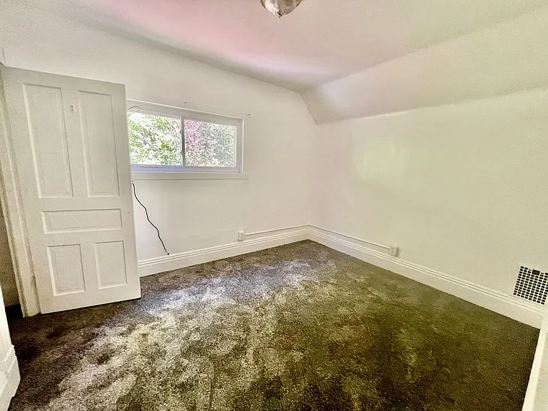 520 Glenn St — Photo 11
