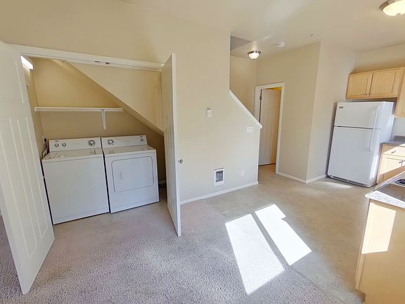 4th image of 429 E 15th Ave #5
