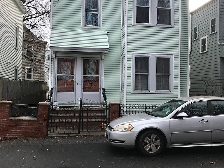 10-12 Taunton Street, 1st floor, Somerville